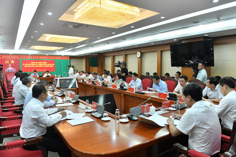 Các đồng chí tham dự buổi làm việc. (Ảnh: Đăng Khoa)