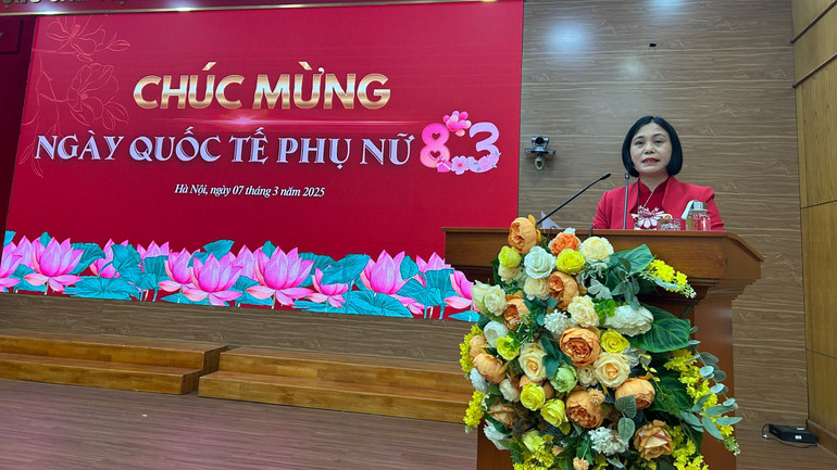 Chủ tịch Công đoàn Cơ quan Phạm Thị Vui phát biểu tại lễ ra mắt Ban Chấp hành. Chủ tịch Công đoàn Cơ quan Phạm Thị Vui phát biểu tại lễ ra mắt Ban Chấp hành.