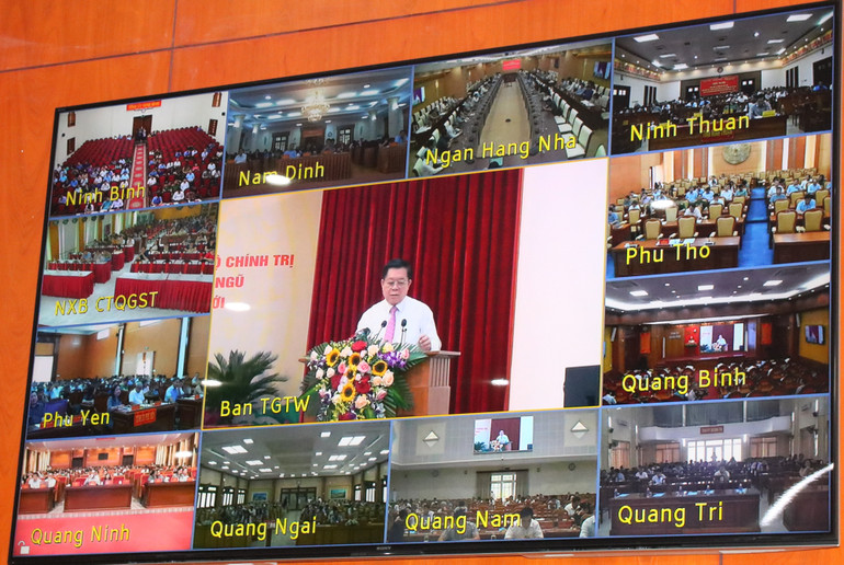 Hội nghị kết nối trực tuyến đến các điểm cầu trên toàn quốc.