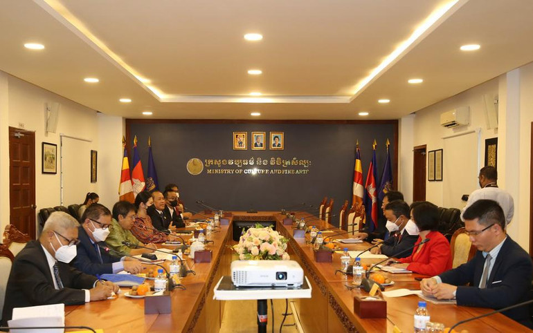 Hội đàm giữa đoàn Campuchia và Việt Nam.