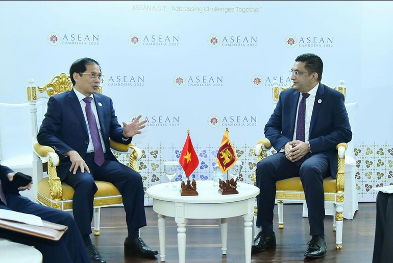 Bộ trưởng Ngoại giao Việt Nam và Sri Lanka gặp song phương.