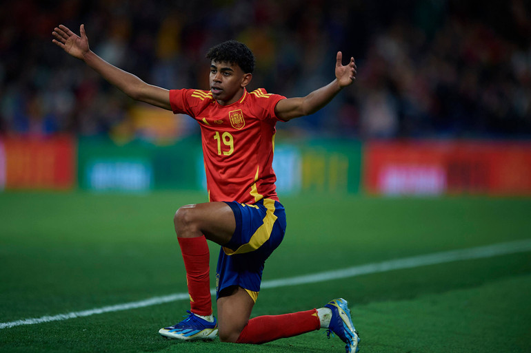 Lamine Yamal là cầu thủ trẻ nhất dự EURO 2024.