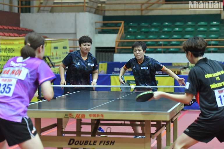 Mai Hoàng Mỹ Trang và Phan Hoàng Tường Giang chưa có những phối hợp ăn ý nhất.