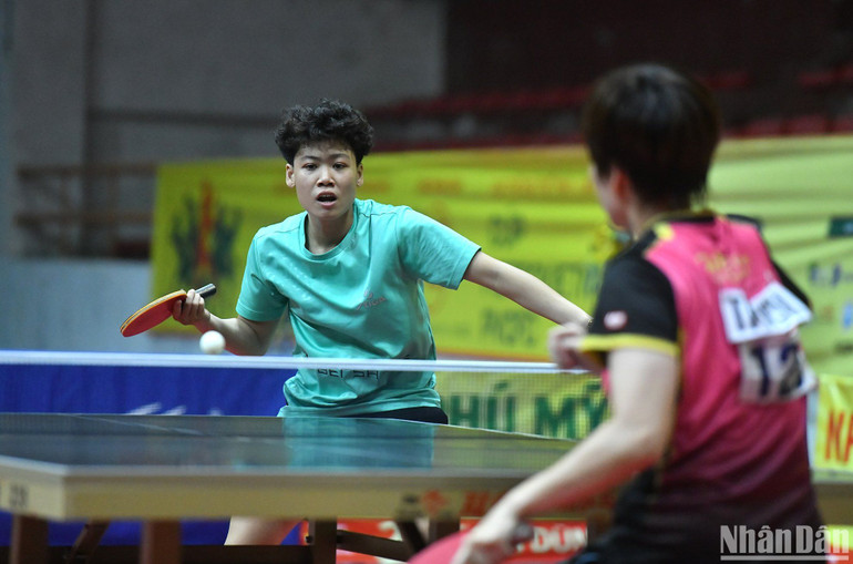 Nguyễn Bạch Thanh Thư đối đầu với người đồng đội trong đoàn Thành phố Hồ Chí Minh.