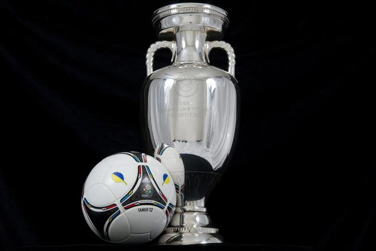 [EURO Quiz] Cầu thủ nào đã ghi nhiều bàn thắng nhất trong một kỳ EURO? ảnh 3