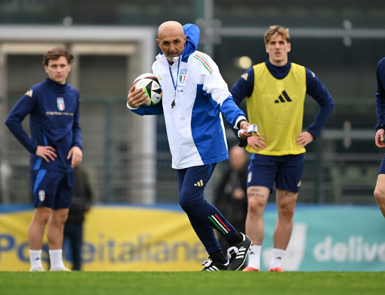 Spalletti cho thấy sự quyết liệt trong phong cách chỉ đạo.