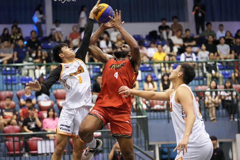 Saigon Heat.EXE nhập cuộc vô cùng vất vả ở chặng 7. Saigon Heat.EXE nhập cuộc vô cùng vất vả ở chặng 7.