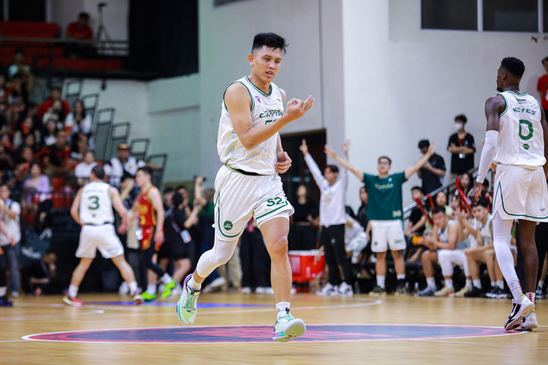 Nguyễn Hoàng Tú (Cantho Catfish) ăn mừng ba điểm. (Ảnh: VBA)