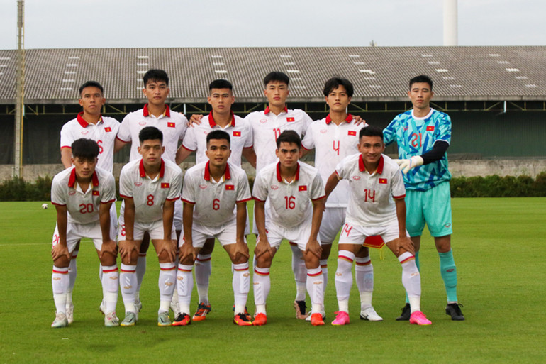 Đội hình xuất phát của U23 Việt Nam trong trận giao hữu với U23 Bahrain. (Ảnh: VFF)