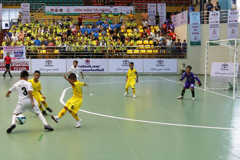 Pha bóng trong trận đấu giữa đội Bắc Ninh và T&T Bắc Giang. (Ảnh: BTC)