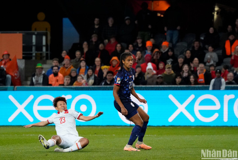 Tiền vệ Esmee Brugts.