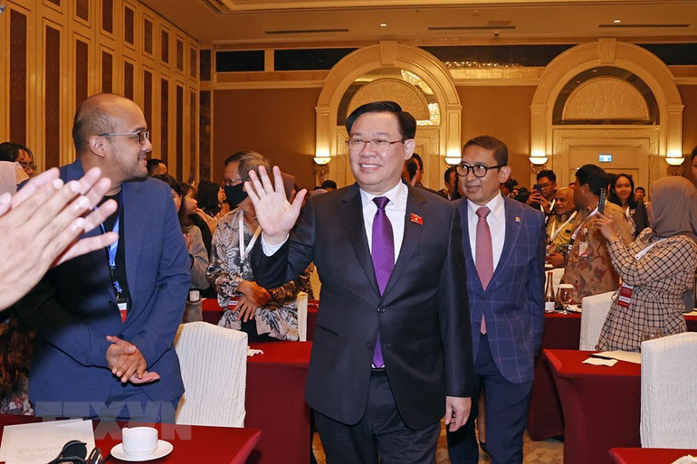 Chủ tịch Quốc hội Vương Đình Huệ đến Diễn đàn Chính sách Đối ngoại.