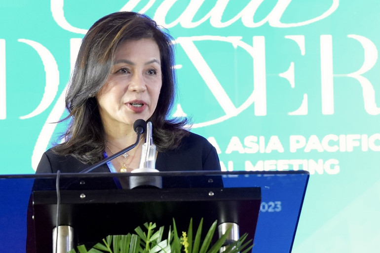 Bà Pamela Pascual, Chủ tịch kiêm Giám đốc Điều hành Trung tâm thương mại thế giới Metro Manila và Chủ tịch Hội đồng cố vấn của Hiệp hội Trung tâm thương mại thế giới tại châu Á-Thái Bình Dương phát biểu ý kiến.