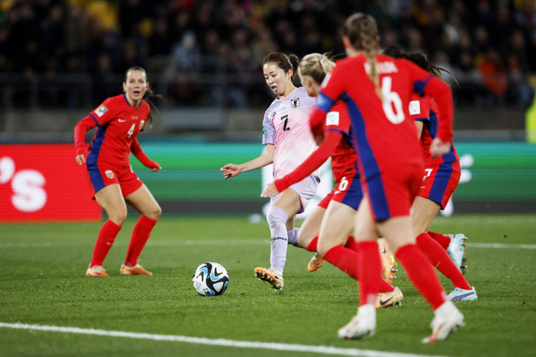 Shimizu nâng tỷ số lên 2-1 cho đội tuyển nữ Nhật Bản. (Ảnh: Reuters)