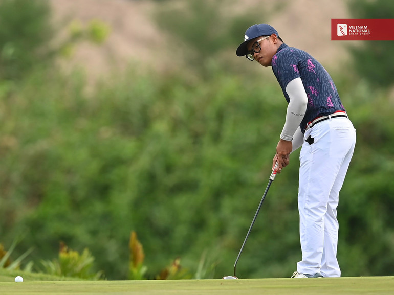 Các tay vợt trẻ nỗ lực thi đấu. (Ảnh: BTC)