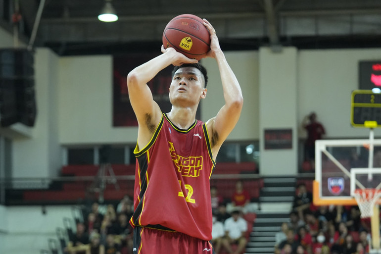 Nguyễn Huỳnh Phú Vinh ném phạt. (Ảnh: VBA)