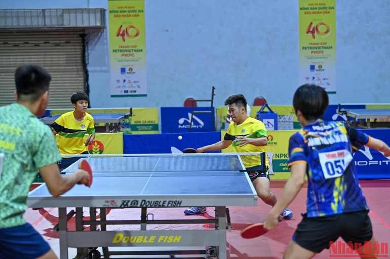 Cặp đôi Đức Tuân và Ngọc Lan đánh mất những điểm số đầu tiên đáng tiếc.