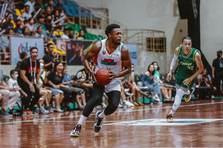 Ngoại binh Edward Horton mang về những điểm số quan trọng.