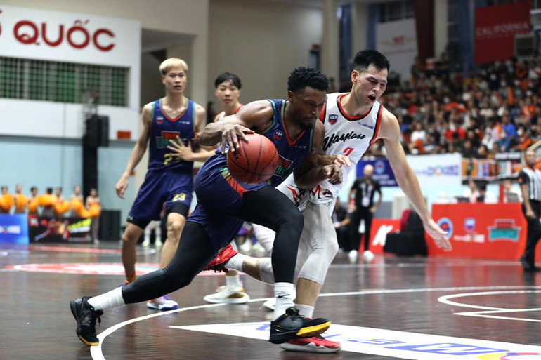 Edward Horton có hiệu suất ghi điểm ấn tượng. (Ảnh: VBA)