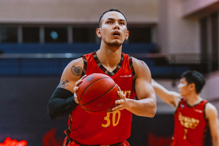 Tim Waale trong tình huống ném phạt. (Ảnh: VBA)