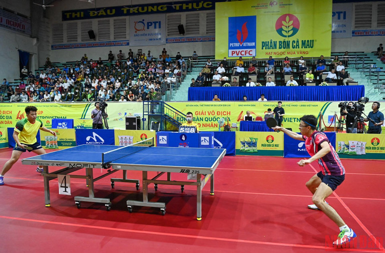 Trận chung kết Đơn nam giữa Vũ Quang Hiền và Nguyễn Đức Tuân.