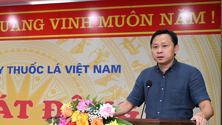 Bí thư Đảng ủy, Chủ tịch Hội đồng thành viên Vinataba Hồ Lê Nghĩa. Bí thư Đảng ủy, Chủ tịch Hội đồng thành viên Vinataba Hồ Lê Nghĩa.