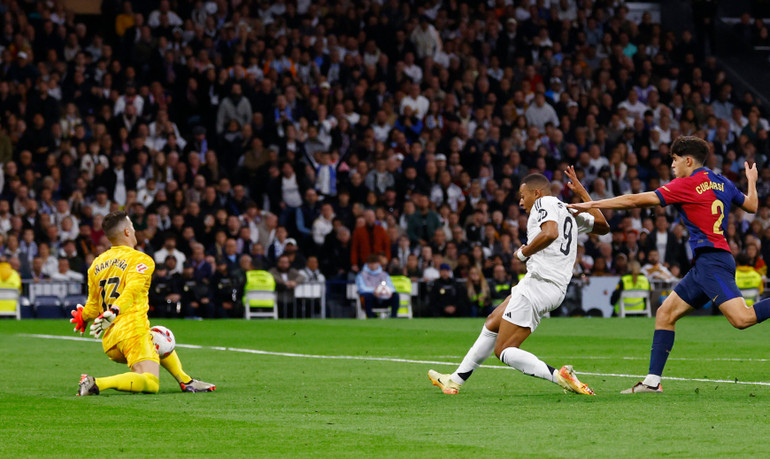 Mbappe nỗ lực nhưng không thể mang về bàn thắng cho Real Madrid. (Ảnh: Reuters)