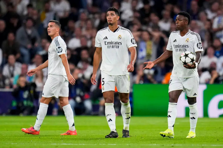 Lucas Vazquez phòng ngự sơ hở trước Dortmund. (Ảnh: Getty) Lucas Vazquez phòng ngự sơ hở trước Dortmund. (Ảnh: Getty)