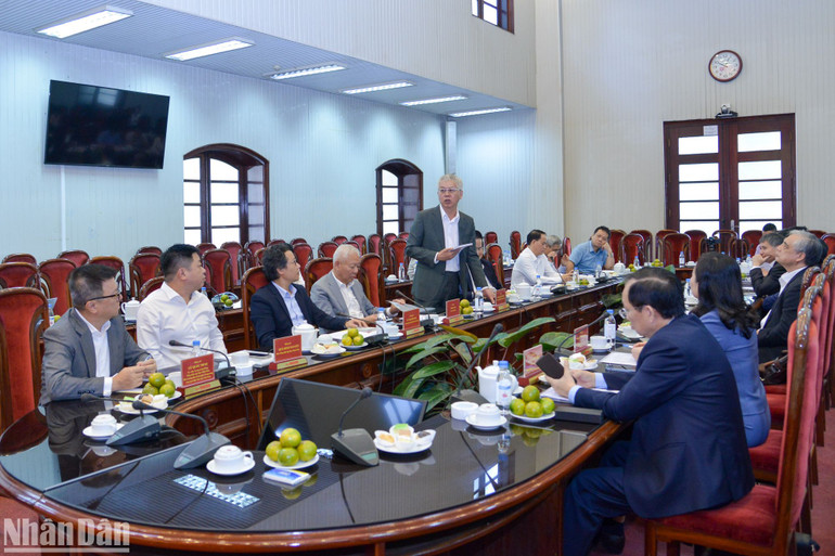 TS Nguyễn Đức Kiên – nguyên Phó Chủ nhiệm Ủy ban Kinh tế của Quốc hội, nguyên Tổ trưởng Tổ tư vấn của Thủ tướng, Chủ tịch Hội đồng khoa học IDS điều phối chương trình.