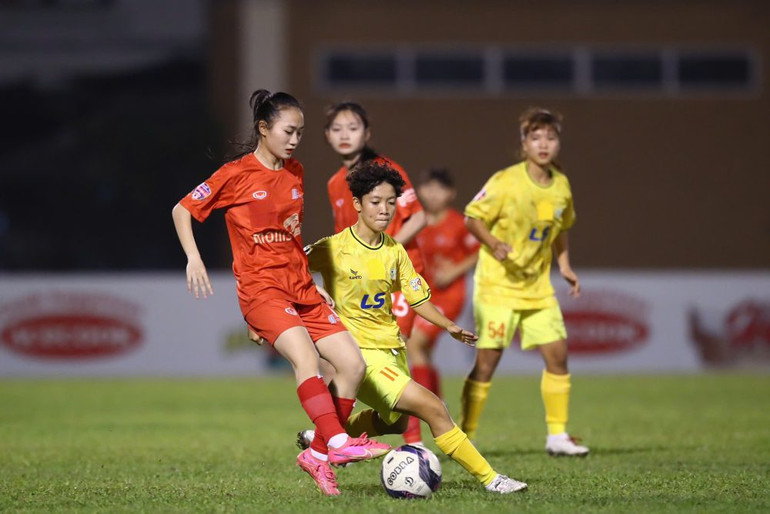 Phong Phú Hà Nam giành chiến thắng thuyết phục để giữ vững mạch bất bại. (Ảnh: VFF) Phong Phú Hà Nam giành chiến thắng thuyết phục để giữ vững mạch bất bại. (Ảnh: VFF)