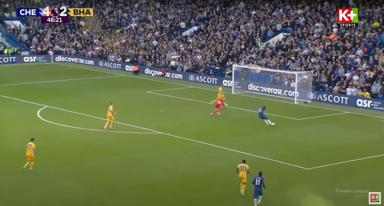 Pha bỏ lỡ không tưởng của Jackson sau đường chuyền dọn cỗ của Palmer. (Ảnh: K+Sports) Pha bỏ lỡ không tưởng của Jackson sau đường chuyền dọn cỗ của Palmer. (Ảnh: K+Sports)