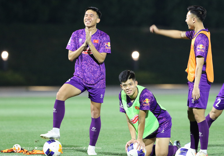 Không khí vui vẻ trên sân tập. (Ảnh: VFF)