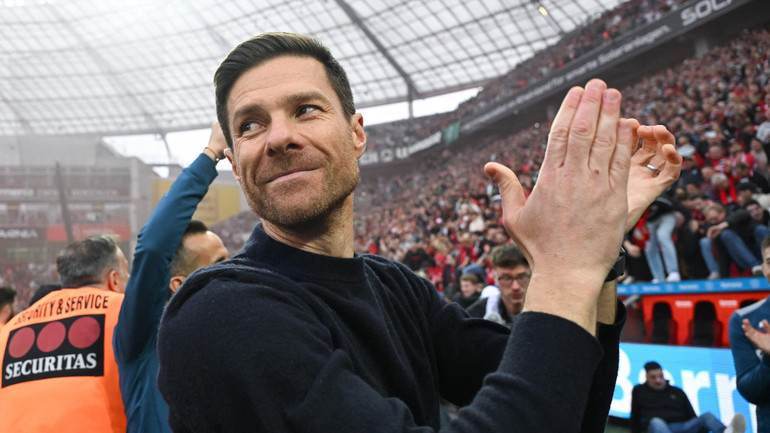 Huấn luyện viên Xabi Alonso đã giúp Bayer Leverkusen giành chức vô địch Bundesliga lần đầu tiên trong lịch sử. (Ảnh: Fox Sports)