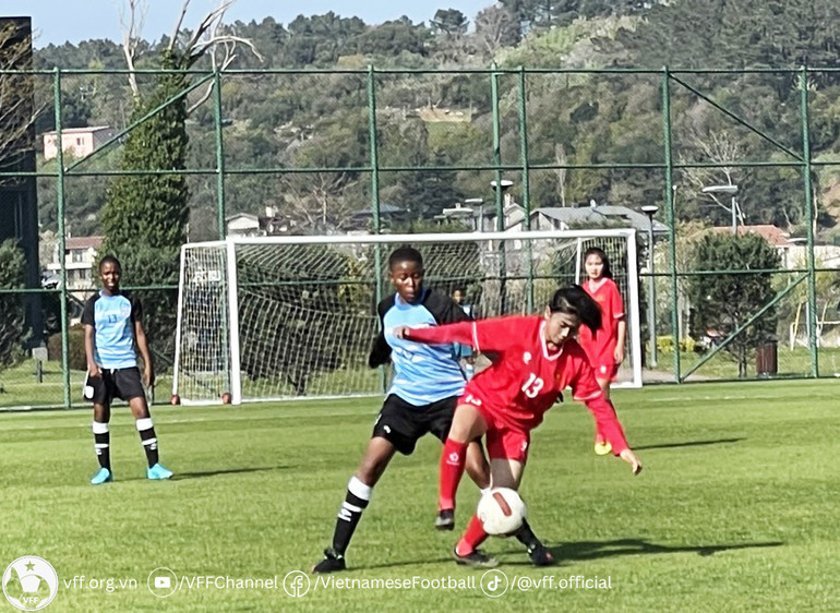 U16 nữ Việt Nam thi đấu ấn tượng trước U16 Botswana. (Ảnh: VFF) U16 nữ Việt Nam thi đấu ấn tượng trước U16 Botswana. (Ảnh: VFF)