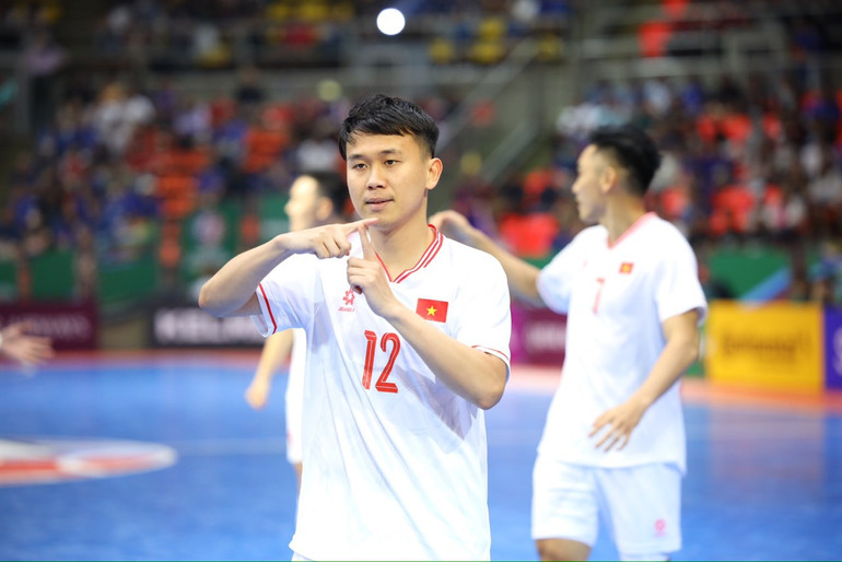 Đội tuyển futsal Việt Nam có bàn gỡ hòa. (Ảnh: VFF)