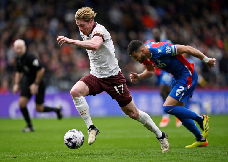 De Bruyne (số 17) là nhân tố không thể thiếu với Man City. (Ảnh: Reuters) De Bruyne (số 17) là nhân tố không thể thiếu với Man City. (Ảnh: Reuters)