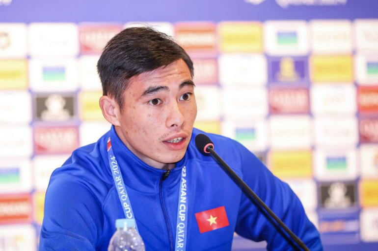 Thủ thành Quan Văn Chuẩn tại buổi họp báo. (Ảnh: VFF)