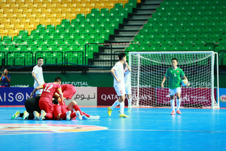 Đội tuyển futsal Việt Nam chơi power-play nhưng không thành công. (Ảnh: VFF)