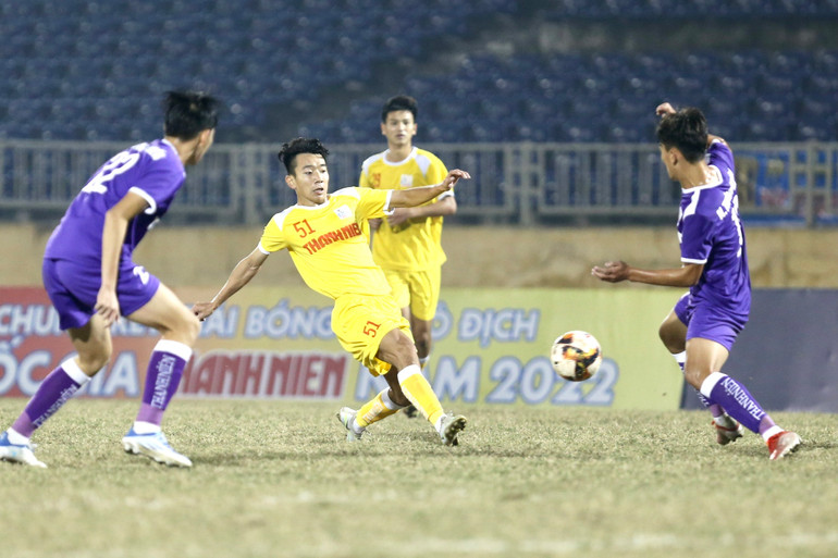 Ngô Sỹ Chinh (số 51) ghi bàn thắng duy nhất giúp U21 Hà Nội vô địch. (Ảnh: VFF)