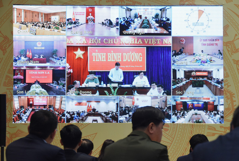 Hội nghị Sơ kết 1 năm triển khai Đề án 06 được tổ chức trực tiếp kết hợp trực tuyến tại đầu cầu Trụ sở Chính phủ và trụ sở Ủy ban nhân dân các tỉnh, thành phố trực thuộc Trung ương.