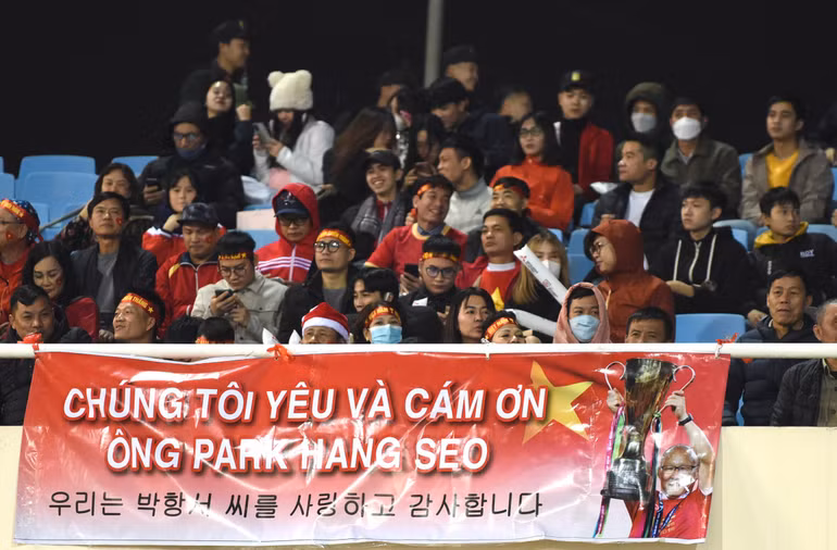Lời tri ân dành cho nhà cầm quân người Hàn Quốc của đội tuyển Việt Nam. Lời tri ân dành cho nhà cầm quân người Hàn Quốc của đội tuyển Việt Nam.