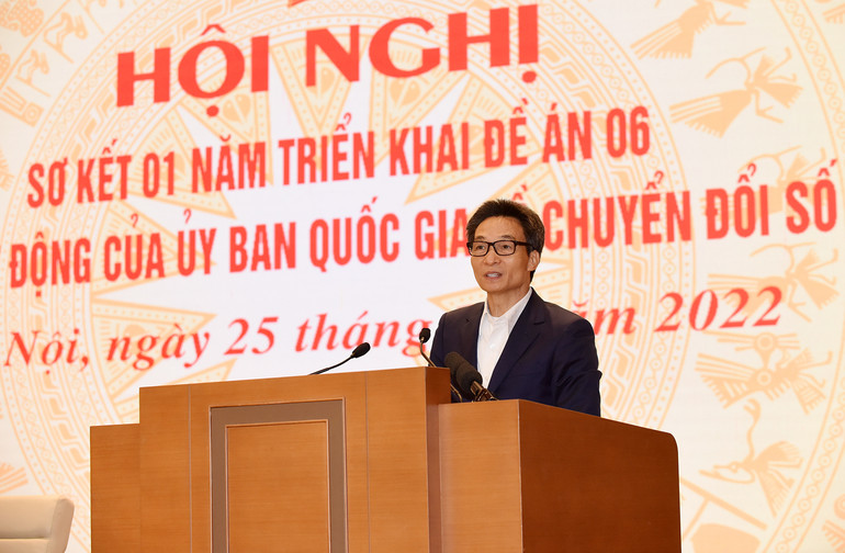 Phó Thủ tướng, Phó Chủ tịch Thường trực Ủy ban Quốc gia về chuyển đổi số Vũ Đức Đam phát biểu.