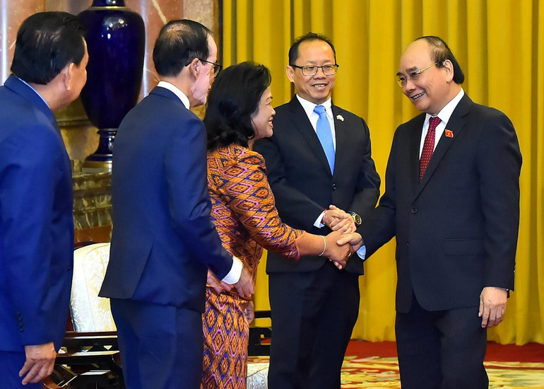 [Ảnh] Chủ tịch nước Nguyễn Xuân Phúc tiếp Chủ tịch Thượng viện Vương quốc Campuchia Samdech Say Chhum ảnh 3