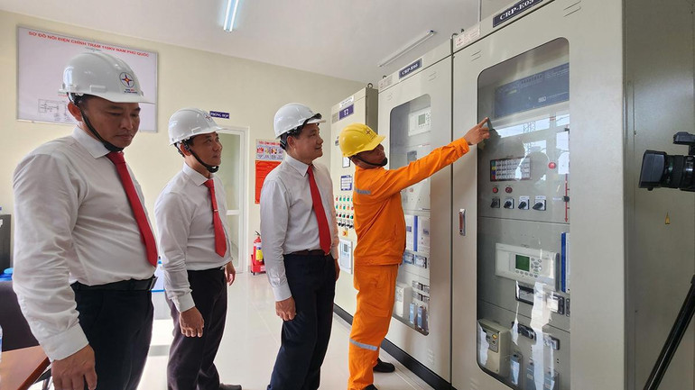 Vận hành Trạm biến áp 110kV không người trực tại Phú Quốc.