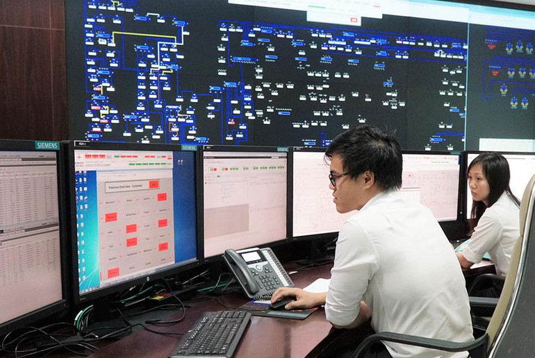 Điều khiển từ xa hệ thống lưới điện tại Trung tâm điều hành SCADA, EVNSPC.
