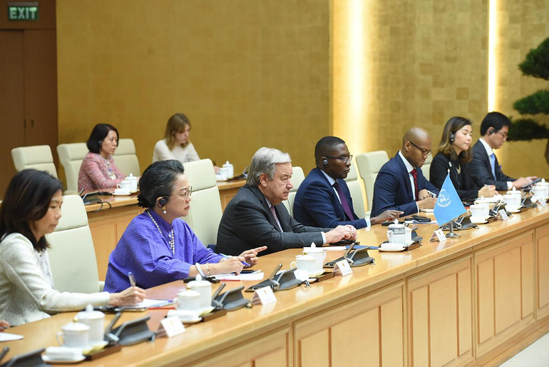 Tổng Thư ký Liên hợp quốc Antonio Guterres và các thành viên trong đoàn tại buổi hội kiến.