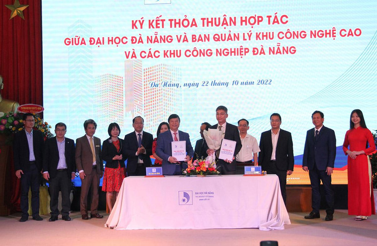 Đại học Đà Nẵng ký kết hợp tác với Ban quản lý Khu công nghệ cao Đà Nẵng.
