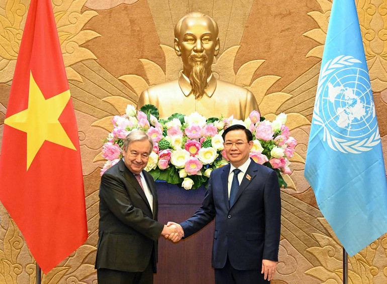 Chủ tịch Quốc hội Vương Đình Huệ và Tổng Thư ký Liên hợp quốc Antonio Guterres tại buổi tiếp.