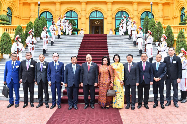 [Ảnh] Chủ tịch nước Nguyễn Xuân Phúc tiếp Chủ tịch Thượng viện Vương quốc Campuchia Samdech Say Chhum ảnh 11