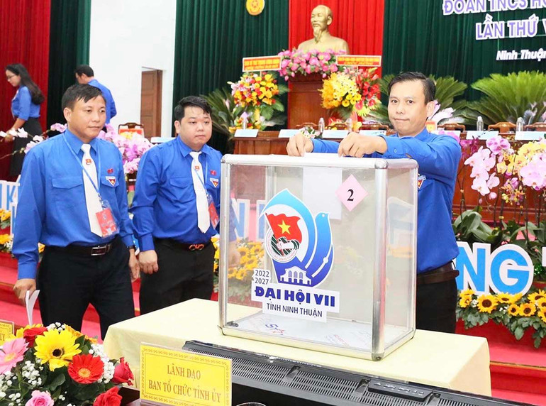 Đại biểu bỏ phiếu bầu Ban Chấp hành nhiệm kỳ 2022-2027.